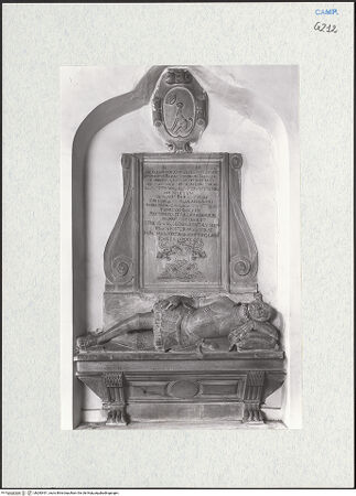 Vorderseite von Courtauld Institute of Art [https://www.deutsche-digitale-bibliothek.de/content/lizenzen/rv-ez/] Grabmal des Giovan Giacomo Barattucci (gest. 1660) - Gesamtansicht, bh283431_recto. Foto.