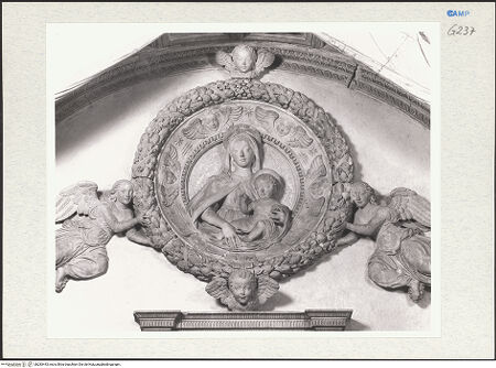 Vorderseite von Courtauld Institute of Art [https://www.deutsche-digitale-bibliothek.de/content/lizenzen/rv-ez/] Grabmal der Maria von Aragon (Maria d'Aragona, gest. 1461)Madonna und Engel - Gesamtansicht, bh283443_recto. Foto.