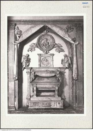 Vorderseite von Courtauld Institute of Art [https://www.deutsche-digitale-bibliothek.de/content/lizenzen/rv-ez/] Grabmal der Maria von Aragon (Maria d'Aragona, gest. 1461) - Gesamtansicht, bh283454_recto. Foto.