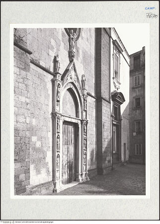 Vorderseite von Courtauld Institute of Art [https://www.deutsche-digitale-bibliothek.de/content/lizenzen/rv-ez/] San Giovanni a CarbonaraSüdfassade (Cappella di Santa Monica) - Schrägansicht von Südosten, bh283497_recto. Foto.