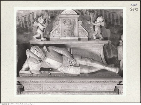 Vorderseite von Courtauld Institute of Art [https://www.deutsche-digitale-bibliothek.de/content/lizenzen/rv-ez/] Grabmal des Scipione Somma (gest. 1553) - Der auferstandene Christus und Liegefigur, bh283556_recto. Foto.