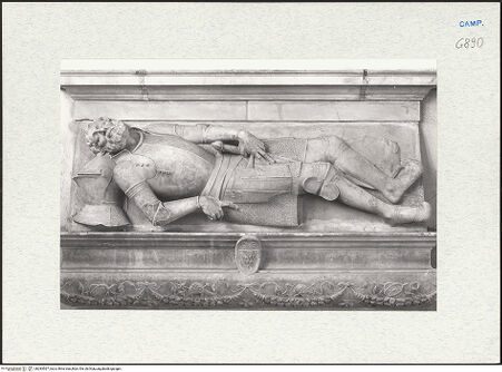 Vorderseite von Courtauld Institute [https://www.deutsche-digitale-bibliothek.de/content/lizenzen/rv-ez/] Grabmal des Francesco Anforo - Gisant, bh283567_recto. Foto.