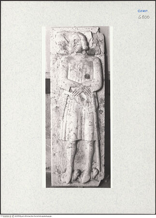 Vorderseite von Courtauld Institute [https://www.deutsche-digitale-bibliothek.de/content/lizenzen/rv-ez/] Grabplatte des Giovanni Caputo (gest. 1487) - Gesamtansicht, bh283599_recto. Foto.