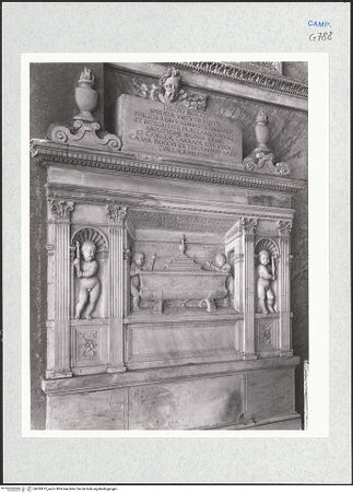 Vorderseite von Courtauld Institute [https://www.deutsche-digitale-bibliothek.de/content/lizenzen/rv-ez/] Grabmal des Decio Rocco und der Camilla Carrafa - Gesamtansicht, bh283612_recto. Foto.
