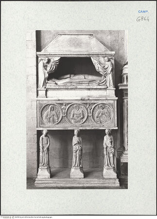 Vorderseite von Courtauld Institute of Art [https://www.deutsche-digitale-bibliothek.de/content/lizenzen/rv-ez/] Grabmal des Robert IV. d'Artois und der Johanna von Durrës (Giovanna di Durazzo) - Gesamtansicht, bh283614_recto. Foto.