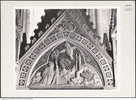 Vorderseite von Courtauld Institute [https://www.deutsche-digitale-bibliothek.de/content/lizenzen/rv-ez/] Grabmal der Katharina von Österreich - Außenseite: Agnus Dei und Stigmatisation des hl. Franziskus, bh283635_recto. Foto.