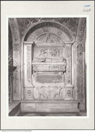 Vorderseite von Courtauld Institute of Art [https://www.deutsche-digitale-bibliothek.de/content/lizenzen/rv-ez/] Grabmal des Ettore Carafa - Gesamtansicht, bh283649_recto. Foto.