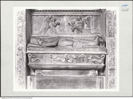 Vorderseite von Courtauld Institute of Art [https://www.deutsche-digitale-bibliothek.de/content/lizenzen/rv-ez/] Grabmal des Ettore Carafa - Relief (Madonna), Liegefigur (Ettore Carafa) und Sarkophag, bh283651_recto. Foto.