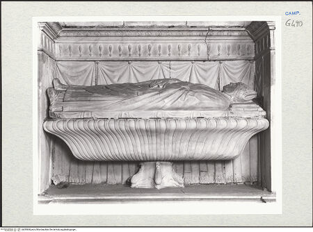 Vorderseite von Courtauld Institute of Art [https://www.deutsche-digitale-bibliothek.de/content/lizenzen/rv-ez/] Grabmal des Filippo Spinelli (gest. 1616)Liegefigur des Filippo Spinelli - Gesamtansicht, bh283660_recto. Foto.