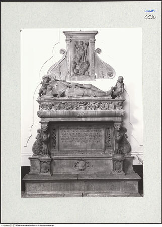 Vorderseite von Courtauld Institute of Art [https://www.deutsche-digitale-bibliothek.de/content/lizenzen/rv-ez/] Grabmal des Leonardo Tomacelli (gest. 1529) - Gesamtansicht, bh283690_recto. Foto.