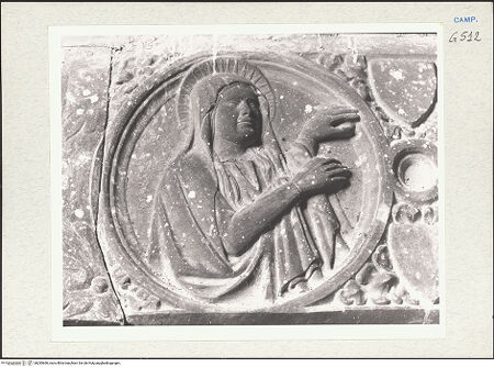 Vorderseite von Courtauld Institute of Art [https://www.deutsche-digitale-bibliothek.de/content/lizenzen/rv-ez/] Grabmal der Letizia Caracciolo (gest. 1340)Schmerzensmann zusammen mit Maria und Johannes dem Evangelisten - Detail: Maria, bh283696_recto. Foto.