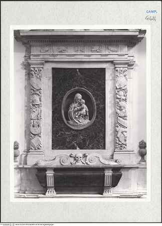 Vorderseite von Courtauld Institute of Art [https://www.deutsche-digitale-bibliothek.de/content/lizenzen/rv-ez/] Grabmal des Berardo Capece (gest. 1614) - Detail, bh283726_recto. Foto.