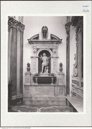 Vorderseite von Courtauld Institute of Art [https://www.deutsche-digitale-bibliothek.de/content/lizenzen/rv-ez/] Grabmal des Corrado Capece (Conradus Capycius, gest. 1615) - Gesamtansicht, bh283727_recto. Foto.