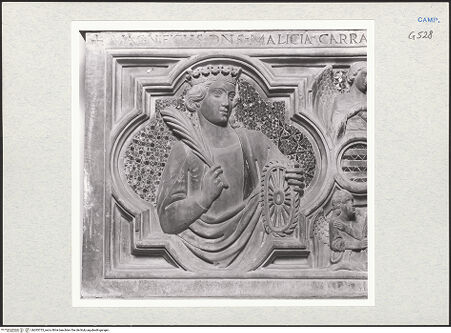 Vorderseite von Courtauld Institute of Art [https://www.deutsche-digitale-bibliothek.de/content/lizenzen/rv-ez/] Grabmal des Antonio Carafa, genannt Malizia (gest. 1438) - Detail: Heilige Katharina, bh283735_recto. Foto.