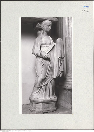 Vorderseite von Courtauld Institute of Art [https://www.deutsche-digitale-bibliothek.de/content/lizenzen/rv-ez/] Grabmal des Antonio Carafa, genannt Malizia (gest. 1438)Tugenden - Prudentia, bh283741_recto. Foto.