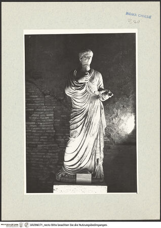 Vorderseite von unbekannt [https://rightsstatements.org/page/CNE/1.0/] Göttin (Ceres?) - Frontalansicht, bh286071_recto. Foto: Nesselrath, Arnold.