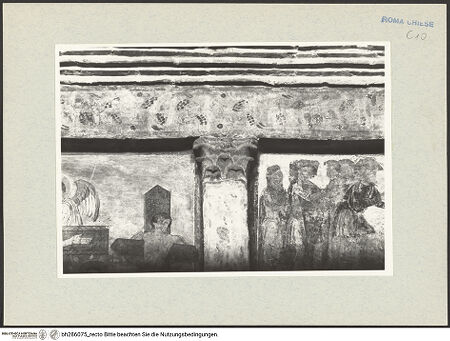 Vorderseite von Nesselrath, Arnold [https://www.deutsche-digitale-bibliothek.de/content/lizenzen/rv-ez/] Sant'Urbano alla Caffarella - Ostwand, Ausschnitt: Pilaster und Gebälk der zweiten Wandzone, rechts neben der Kreuzigungsszene, bh286075_recto. Foto: Nesselrath, Arnold.