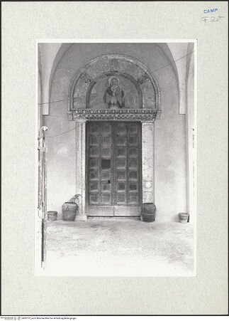 Vorderseite von Glass, Dorothy [https://www.deutsche-digitale-bibliothek.de/content/lizenzen/rv-ez/] Hauptportal - Gesamtansicht, bh287312_recto. Foto: Glass, Dorothy.