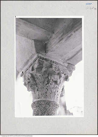 Vorderseite von Glass, Dorothy [https://www.deutsche-digitale-bibliothek.de/content/lizenzen/rv-ez/] Kapitell, bh287327_recto. Foto: Glass, Dorothy.