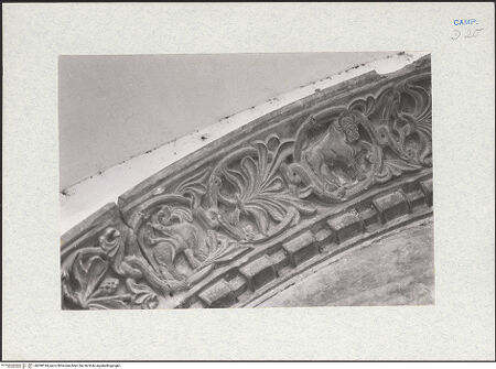 Vorderseite von Glass, Dorothy [https://www.deutsche-digitale-bibliothek.de/content/lizenzen/rv-ez/] Hauptportal - Linke Seite, Detail, bh290194_recto. Foto: Glass, Dorothy.