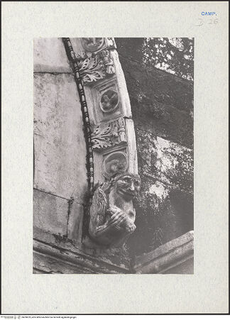 Vorderseite von Glass, Dorothy [https://www.deutsche-digitale-bibliothek.de/content/lizenzen/rv-ez/] Archivolte der rechten Arkade mit Szenen aus der Genesis in Clipei - Detail, rechte Seite und Konsole, bh290229_recto. Foto: Glass, Dorothy.