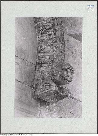 Vorderseite von Glass, Dorothy [https://www.deutsche-digitale-bibliothek.de/content/lizenzen/rv-ez/] Linkes Nebenportal - Archivolte, rechte Konsole (Löwe), bh290238_recto. Foto: Glass, Dorothy.