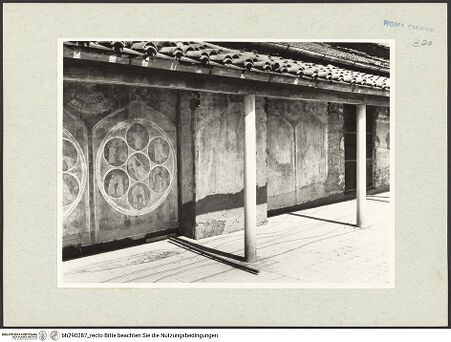 Vorderseite von Istituto Nazionale per la Grafica [https://www.deutsche-digitale-bibliothek.de/content/lizenzen/rv-ez/] Vita Humana-Zyklus - Teilansicht der Terrasse mit den Wandfresken, bh290287_recto. Foto.