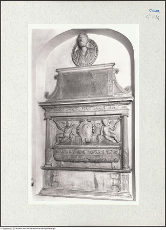 Vorderseite von Courtauld Institute of Art [https://www.deutsche-digitale-bibliothek.de/content/lizenzen/rv-ez/] Grabmal des Giovanni Sanmassimino - Gesamtansicht, bh290494_recto. Foto.