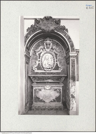 Vorderseite von Courtauld Institute of Art [https://www.deutsche-digitale-bibliothek.de/content/lizenzen/rv-ez/] Grabmal des Giovan Battista Pignatelli (gest. 1770) - Gesamtansicht, bh290510_recto. Foto.