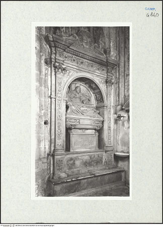 Vorderseite von Courtauld Institute, Conway Library [https://www.deutsche-digitale-bibliothek.de/content/lizenzen/rv-ez/] Grabmal des Aniello Arcamonio Borelli - Seitenansicht, bh290534_recto. Foto.