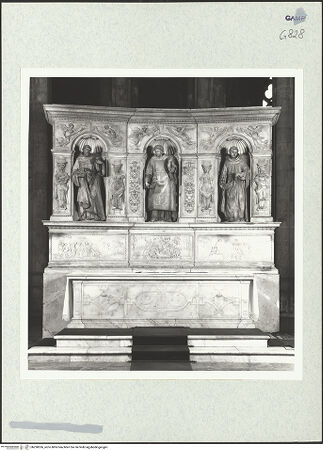 Vorderseite von Courtauld Institute [https://www.deutsche-digitale-bibliothek.de/content/lizenzen/rv-ez/] Hauptaltar - Gesamtansicht, bh290536_recto. Foto.