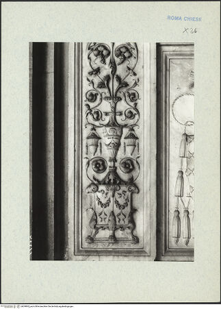 Vorderseite von ICCD [https://rightsstatements.org/page/CNE/1.0/] Grabmal des Bischofs Diego Melendes Valdes (+1506)Sarkophag mit Liegefigur - Detail linker Pilaster, bh290802_recto. Foto.