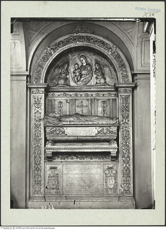 Vorderseite von ICCD [https://rightsstatements.org/page/CNE/1.0/] Grabmal des Bischofs Diego Melendes Valdes (+1506) - Gesamtansicht, bh290807_recto. Foto.