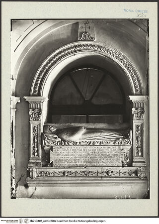 Vorderseite von ICCD [https://www.deutsche-digitale-bibliothek.de/content/lizenzen/rv-ez/] Grabmal des Gonzalo de Veteta (+1484), Botschafter der katholischen Könige - Gesamt, von vorn, bh290808_recto. Foto.