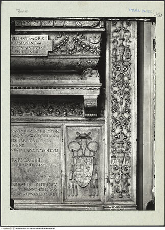 Vorderseite von ICCD [https://www.deutsche-digitale-bibliothek.de/content/lizenzen/rv-ez/] Grabmal des Bischofs Diego Melendes Valdes (+1506)Sarkophag mit Liegefigur - Detail: rechter Pilaster, rechter Teil von Inschrift und Sarkophag, bh290815_recto. Foto.