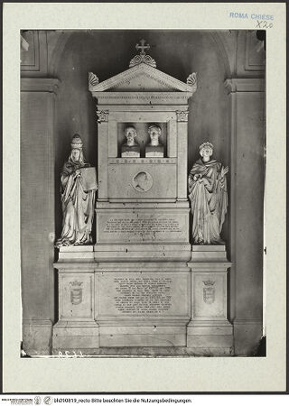 Vorderseite von ICCD [https://rightsstatements.org/page/CNE/1.0/] Grabmal Familie Gutierrez Zapata Chirino - Gesamtansicht, bh290819_recto. Foto.