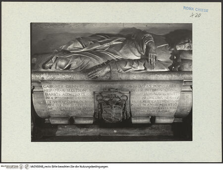 Vorderseite von ICCD [https://rightsstatements.org/page/CNE/1.0/] Sarkophag des Stefano Gabriel Merrino, auch Gabriele Merini (1483-1546) - Inschrift, bh290840_recto. Foto.