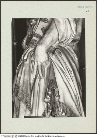 Vorderseite von ICCD [https://rightsstatements.org/page/CNE/1.0/] Der heilige Jakob - Detail: Gewand, bh290852_recto. Foto.