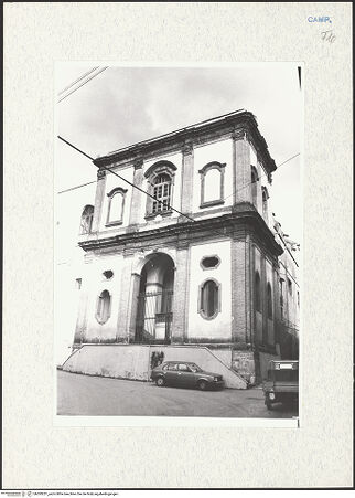 Vorderseite von Bösel, Richard [https://www.deutsche-digitale-bibliothek.de/content/lizenzen/rv-fz/] Santa Teresa - Fassade, bh293251_recto. Foto: Bösel, Richard.