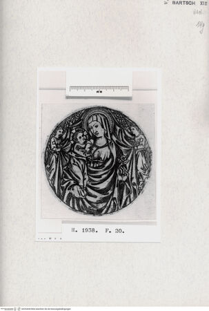 Vorderseite von  [http://creativecommons.org/publicdomain/mark/1.0/] Madonna mit Kind - , bh293698. Foto.