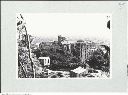 Vorderseite von Krüger, Jürgen [https://www.deutsche-digitale-bibliothek.de/content/lizenzen/rv-fz/] Castello Lancellotti - Ansicht, bh294599_recto. Foto: Krüger, Jürgen.