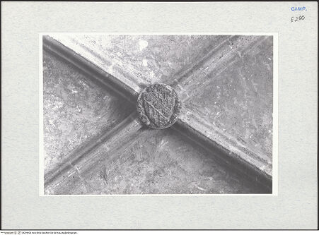 Vorderseite von Krüger, Jürgen [https://www.deutsche-digitale-bibliothek.de/content/lizenzen/rv-fz/] Schlussstein mit Wappen - Wappen, bh294608_recto. Foto: Krüger, Jürgen.