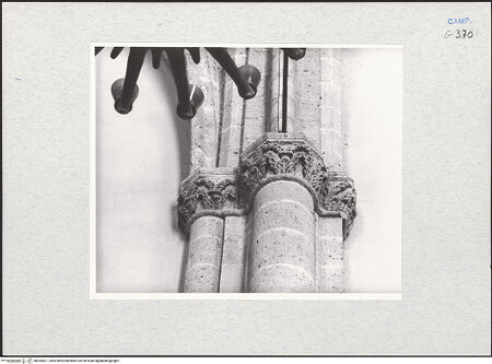 Vorderseite von Krüger, Jürgen [https://www.deutsche-digitale-bibliothek.de/content/lizenzen/rv-fz/] Santa ChiaraNonnenchor - Nordwand, Ostseite, Kapitell, bh294621_recto. Foto: Krüger, Jürgen.