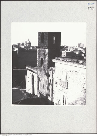 Vorderseite von Krüger, Jürgen [https://www.deutsche-digitale-bibliothek.de/content/lizenzen/rv-fz/] Sant'Eligio al MercatoWestfassade - Teilansicht von Südwesten, bh294657_recto. Foto: Krüger, Jürgen.