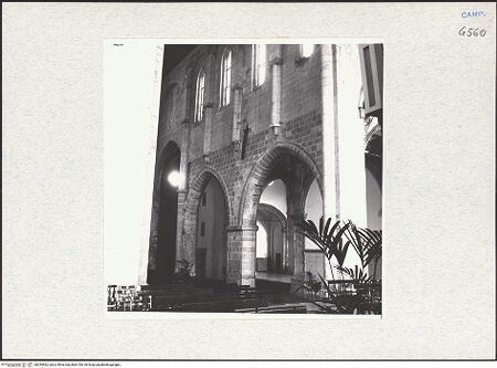 Vorderseite von Krüger, Jürgen [https://www.deutsche-digitale-bibliothek.de/content/lizenzen/rv-fz/] Sant'Eligio al Mercato - Nördliche Arkadenwand von Südosten, bh294662_recto. Foto: Krüger, Jürgen.