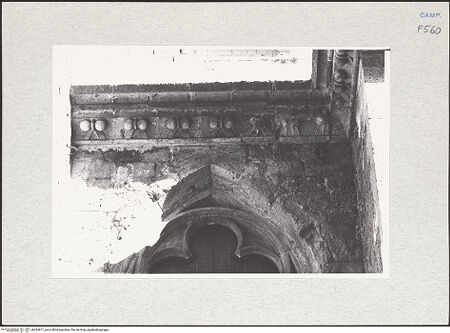 Vorderseite von Krüger, Jürgen [https://www.deutsche-digitale-bibliothek.de/content/lizenzen/rv-fz/] Sant'Eligio al MercatoSüdfassade - Fenster, Detail, bh294671_recto. Foto: Krüger, Jürgen.