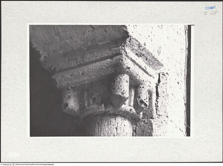 Vorderseite von Krüger, Jürgen [https://www.deutsche-digitale-bibliothek.de/content/lizenzen/rv-fz/] Santa ChiaraSanta Chiara Vecchia - Triumphbogen, Detail: Kapitell, bh294738_recto. Foto: Krüger, Jürgen.