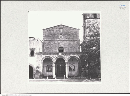 Vorderseite von Krüger, Jürgen [https://www.deutsche-digitale-bibliothek.de/content/lizenzen/rv-ez/] Santa Maria del Pozzo - Gesamtansicht, bh294745_recto. Foto: Krüger, Jürgen.