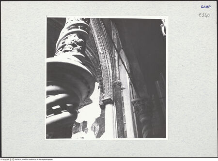 Vorderseite von Krüger, Jürgen [https://www.deutsche-digitale-bibliothek.de/content/lizenzen/rv-fz/] DuomoCappella Minutolo - Altarraum, Detail: Bogen, bh295533_recto. Foto: Krüger, Jürgen.