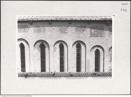 Vorderseite von Krüger, Jürgen [https://www.deutsche-digitale-bibliothek.de/content/lizenzen/rv-fz/] San Lorenzo Maggiore - Südwand, Teilansicht, bh295544_recto. Foto: Krüger, Jürgen.